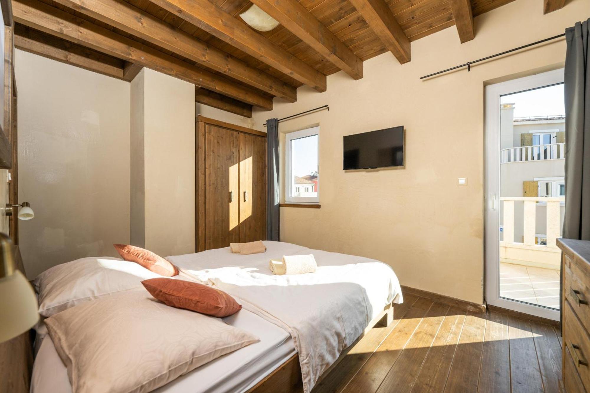 Villa CASTAGNA holiday home Premantura Esterno foto
