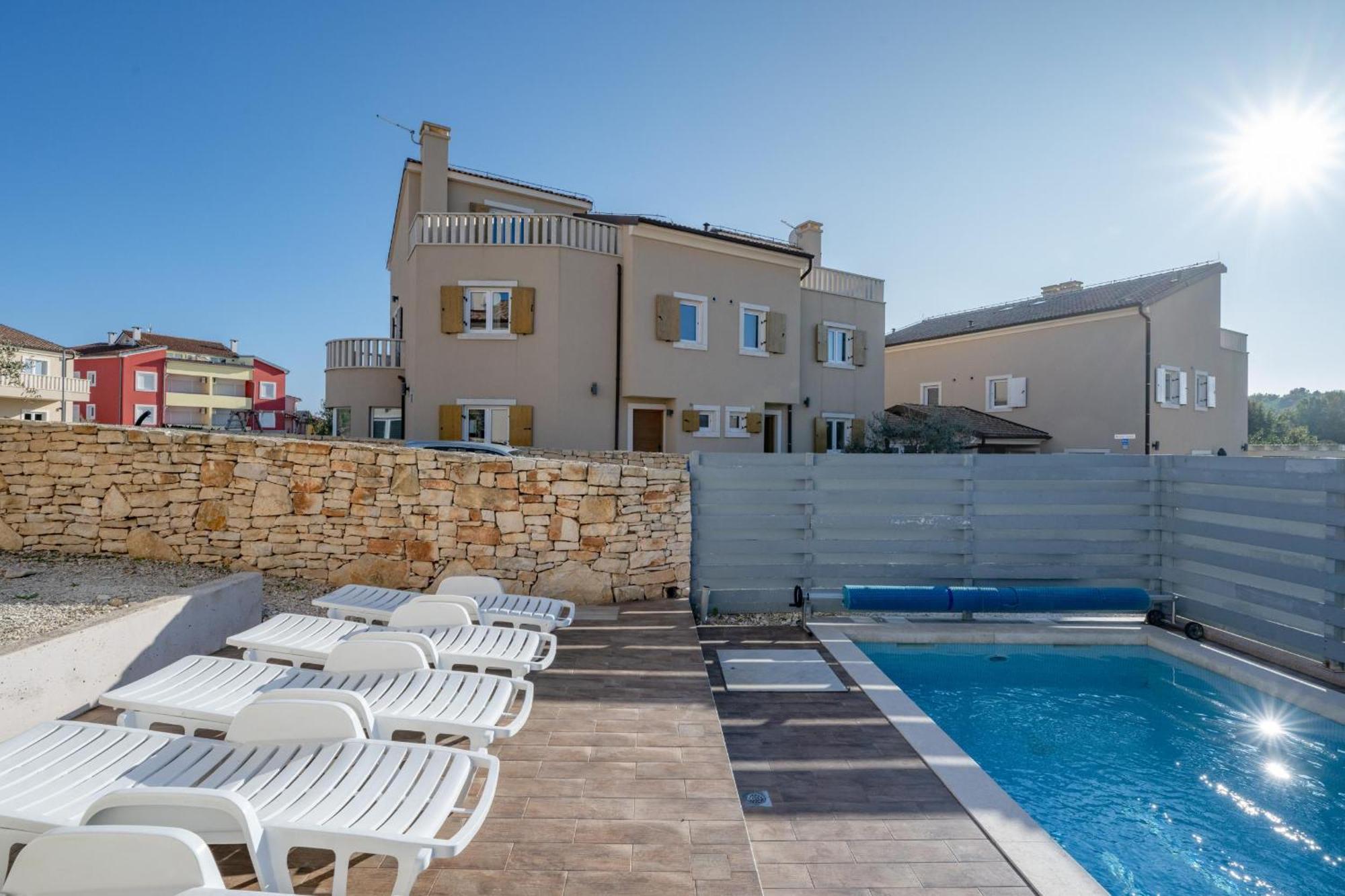Villa CASTAGNA holiday home Premantura Esterno foto