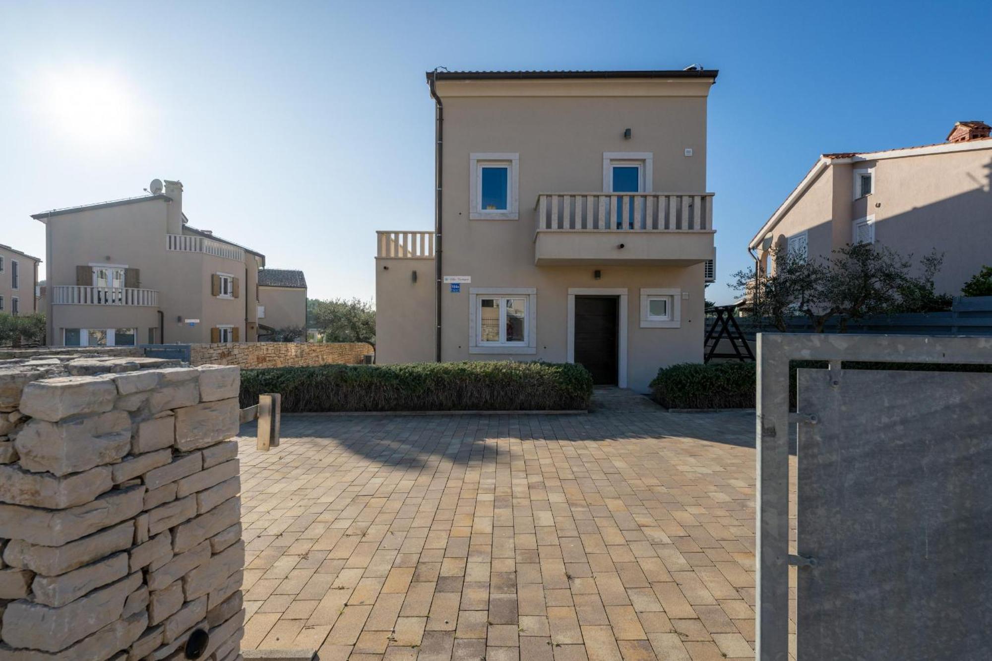 Villa CASTAGNA holiday home Premantura Esterno foto