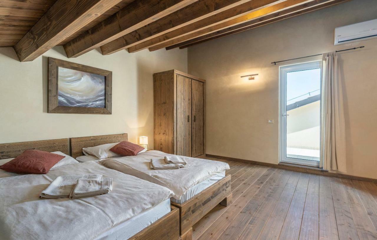 Villa CASTAGNA holiday home Premantura Esterno foto